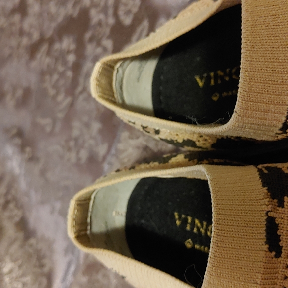 Vince Camuto Keamalla Leopard-Print Knit Slip-On Sneakers - Picture 7 of 8